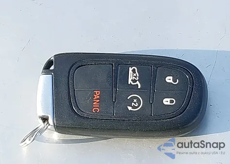 2015 Jeep Cherokee Latitude из США, поврежденный, VIN 1C4PJMCS8FW642035